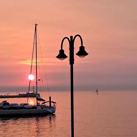 Boat & Breakfast Hotel Umag Bagian luar foto