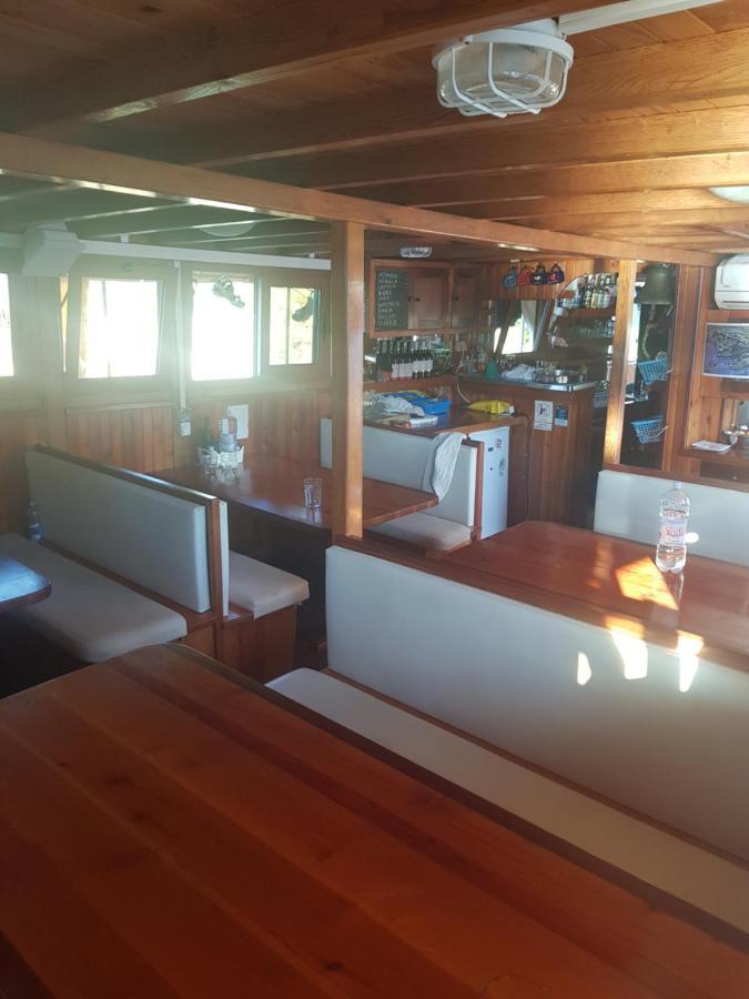 Boat & Breakfast Hotel Umag Bagian luar foto