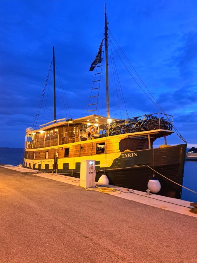 Boat & Breakfast Hotel Umag Bagian luar foto